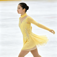 Robe de patinage artistique jaune en maille à col roulé et manches longues avec strass, jupe à volants pour enfants et adultes, pour compétition et performance