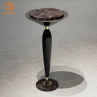 Table ronde moderne en acier inoxydable pour l'extérieur avec plateau en marbre de luxe, design nordique américain, table basse pour salon, bar à domicile