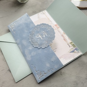 Tarjeta de Invitación de Boda de Terciopelo Azul Cielo, Diseño de Doble Puerta, Monograma Personalizado en Lámina Dorada, Juego de Invitaciones de Boda con Sobre, Estilo Moderno - Product Image 3