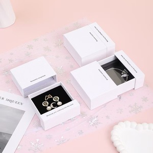 Caja de Joyería de Papel de Lujo con Doble Cajón Suspendido y Logotipo Personalizado para Collares, Colgantes, Pulseras y Anillos - Product Image 6