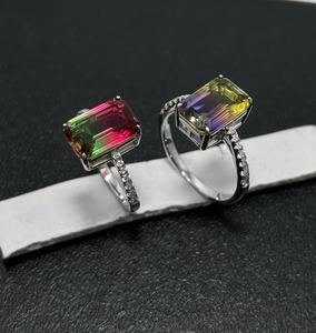 خاتم خطوبة من الفضة الإسترلينية عيار 925 بحجر كبير مقطوع على شكل الزمرد يتغير لونه من الإسكندريت المسحوق للنساء - Product Image 6