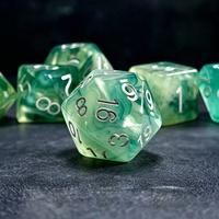 Ensemble de dés en résine cristalline à dégradé vert gravés sur mesure, à bords doux, polyédriques, multi-faces, pour les jeux de société Dungeons and Dragons