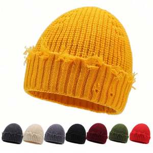 Nouvelle Collection Automne Hiver : Bonnet Tricoté Chaud Décontracté avec Pompom et Design à Trous, Style Urbain - Product Image 1