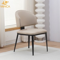 Chaise de salle à manger minimaliste italienne moderne de luxe, rembourrée en cuir PU, pieds en fer noir, pour la maison et les restaurants