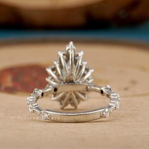 Anillos de diamantes de joyería fina creados con precisión y atención al detalle, destacando diseños únicos y diamantes de calidad superior. - Product Image 6