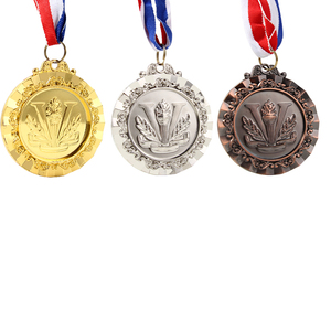 2025 <span class=keywords><strong>Factory</strong></span> Direct Selling Neue Spitze Zink Metall Sieg Fackel Medaille, anpassbar mit Ihrer eigenen personal isierten Logo Medaille - Product Image 4