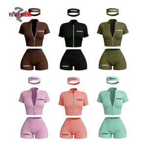 Completo Sportivo Personalizzato da Donna per Palestra e Fitness, Top Yoga con Zip e Leggings a Vita Alta, Set Due Pezzi - Product Image 1