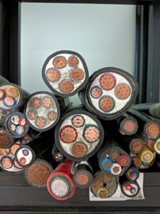 Câble d'alimentation électrique blindé en cuivre isolé PVC/XLPE Yjv N2xy 0.6/1kv 4 conducteurs <span class=keywords><strong>4X25mm2</strong></span> 4X50mm2 4X120mm2 4X150mm2 - Product Image 2