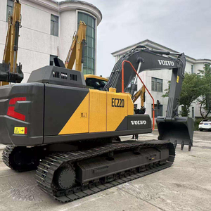 Vente Flash : Excavatrice sur Chenilles Volvo EC220 d'Occasion, 22 Tonnes, Modèle Original Volvo EC220D, Faible Nombre d'Heures de Fonctionnement, Bon État - Product Image 3