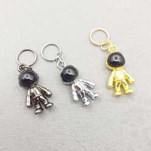 Llavero de mosquetón personalizado al por mayor, con diseño 3D de astronauta espacial y robot, mini, de metal, moderno, nuevo, para llaves de coche, estilo vintage, de dibujos animados, personalizado - Product Image 1