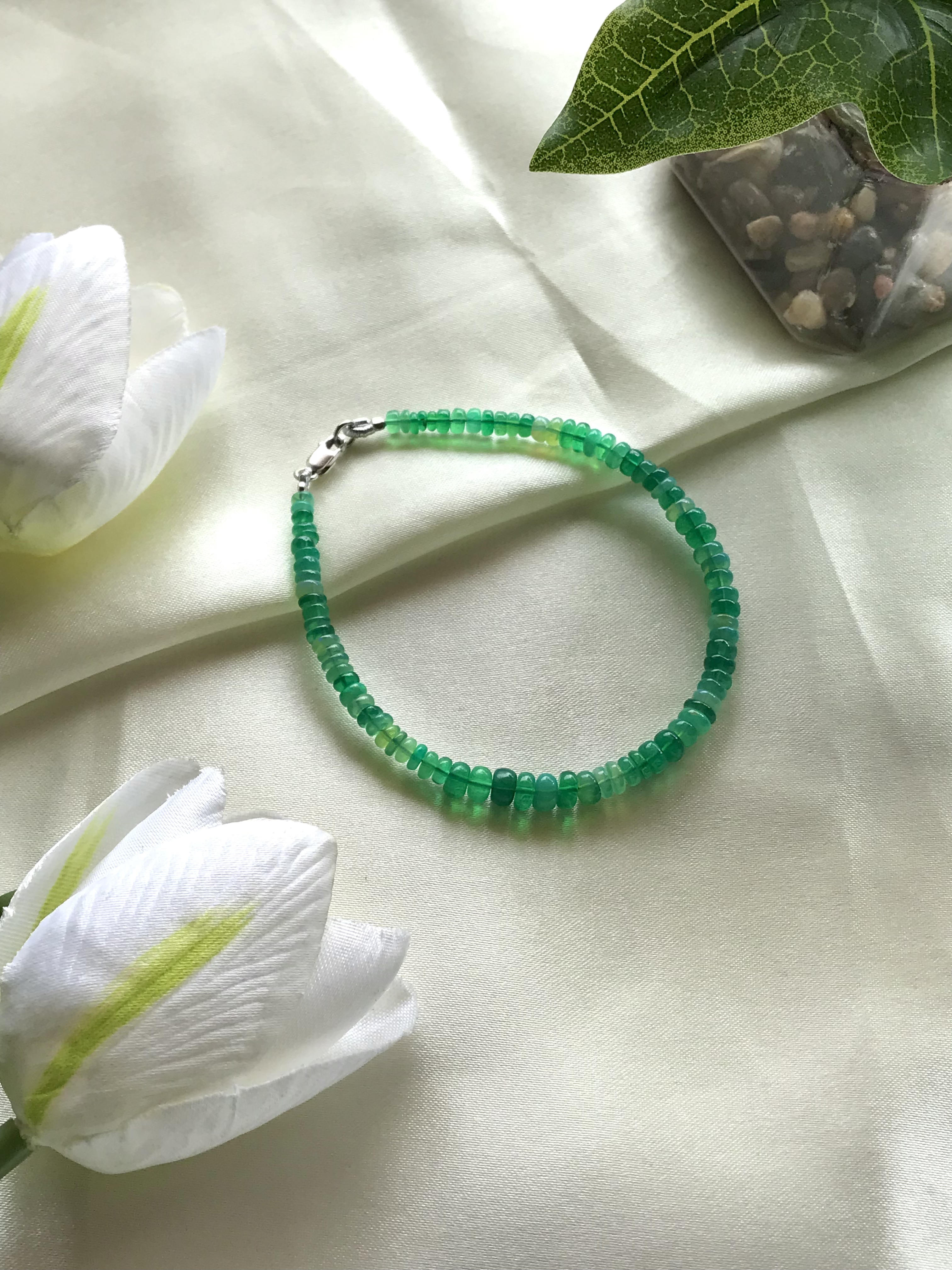 สีเขียว