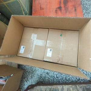 Vertikales elektroden loses NP-Gold NT durch Elektrolyt kondensator 50V 4,7 uf <span class=keywords><strong>PET</strong></span>-Kondensator Hohe Horn frequenz teilung - Product Image 2