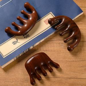 Peines de madera personalizados de cinco dedos para masaje, peine de madera para masaje de meridianos, peine de madera de sándalo natural de dientes anchos - Product Image 5