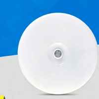 Lampu LED Sensor Gerak PIR 12W 360 Derajat Deteksi 6m 80LM 110-240VAC Dapat Disesuaikan untuk Tangga Dalam Ruangan dan Lorong
