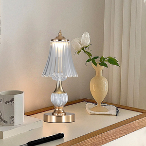 Lednightlight 유럽 배터리 작동 철제 책상 램프 (터치 컨트롤 스몰 사이즈 포함) 독서실-모던 심플 웜 라이트 - Product Image 4