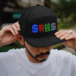 LED pubblicità Bluetooth connessione App Mobile LED a scorrimento testo da esterno cappellino da Baseball a 5 pannelli regolabile con luci a Led - Product Image 1
