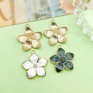 Pendentifs en alliage en forme de fleur, taille moyenne, avec finition émail, accessoires de bijouterie DIY pour créations artisanales - Product Image 4