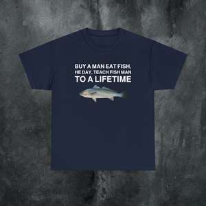 Camiseta con diseño de hombre comiendo pescado, camiseta divertida con meme, camiseta irónica y sarcástica - Product Image 2