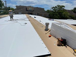 La <span class=keywords><strong>mejor</strong></span> membrana de techo TPO, hoja FM de 1,2mm, material de techo impermeable <span class=keywords><strong>para</strong></span> construcción, el <span class=keywords><strong>mejor</strong></span> material <span class=keywords><strong>para</strong></span> techos - Product Image 6