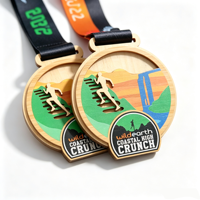Médaille de sport multicouche en bois de bambou, impression UV personnalisée, logo gravé au laser, récompense de finisseur de course en montagne écologique avec ruban
