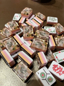 En Stock: Juego de Mahjong Americano de Acrílico Estilo Mármol Dragón Verde, para 4 Jugadores, Kit de Lujo con Caja de Almacenamiento, Venta al por Mayor, Envío Rápido - Product Image 5