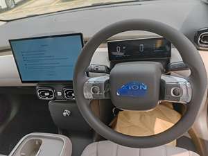 Auto Elettrica Pura GAC AION UT a 5 Posti con Guida a Destra di Alta Qualità, il Re della Convenienza per le Guida Quotidiana - Product Image 5