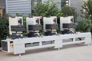 Máquina <span class=keywords><strong>de</strong></span> soldadura automática CNC <span class=keywords><strong>de</strong></span> cuatro cabezales <span class=keywords><strong>para</strong></span> <span class=keywords><strong>ventanas</strong></span> <span class=keywords><strong>de</strong></span> <span class=keywords><strong>PVC</strong></span> sin costuras con <span class=keywords><strong>limpiador</strong></span> - Product Image 6