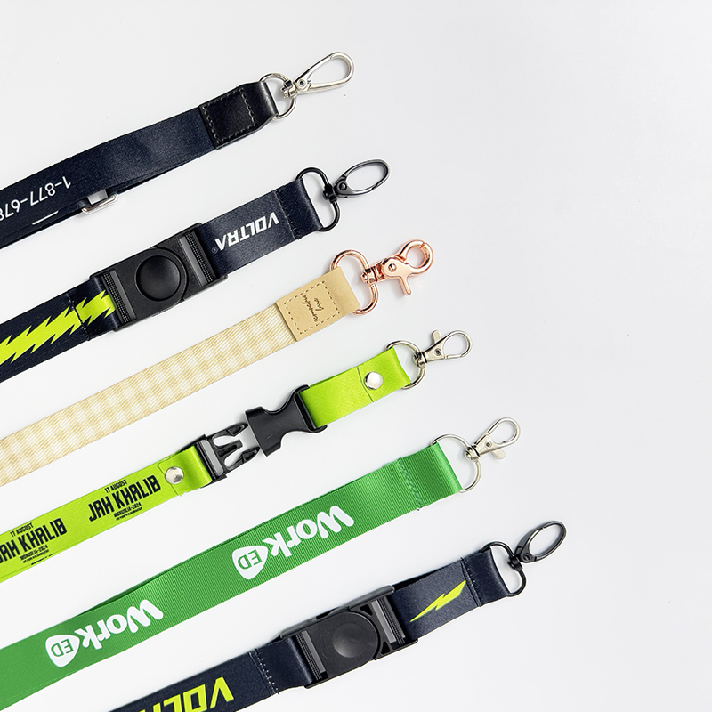 Low Moq Custom Color Promotional Gifts Yard Short Strap Plain Satin Lanyards With Logo Custom Keychain Ribbon Lanyards