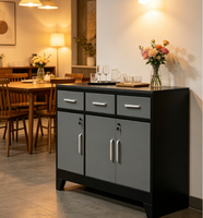 Buffet en acier écologique et durable avec étagères et portes étanches, design moderne pour cuisine et salon