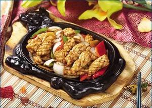 Plato <span class=keywords><strong>de</strong></span> bistec <span class=keywords><strong>de</strong></span> hierro fundido <span class=keywords><strong>de</strong></span> primera calidad con bandeja chisporroteante <span class=keywords><strong>de</strong></span> madera, ideal <span class=keywords><strong>para</strong></span> servir en restaurantes y entretenimiento en el hogar - Product Image 3