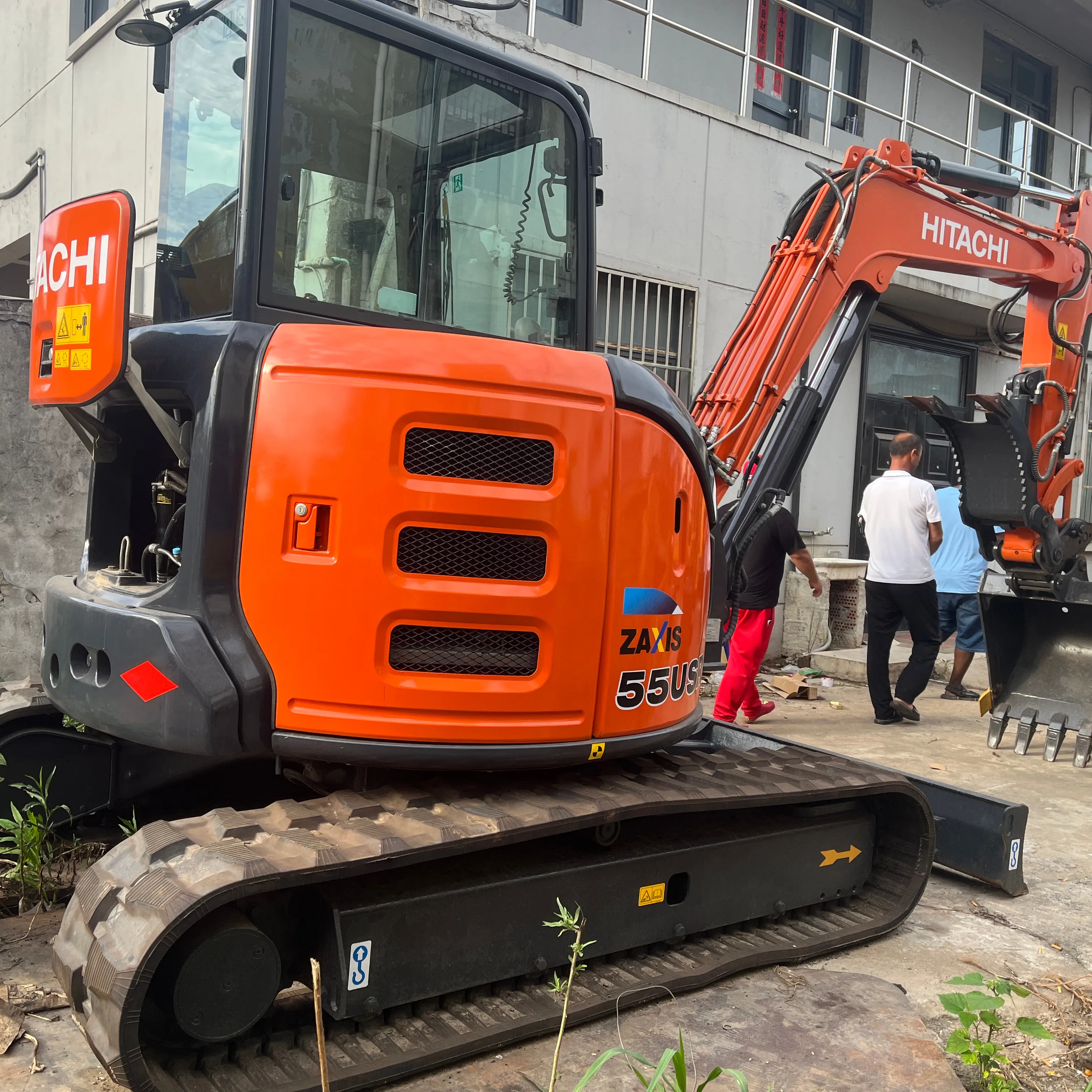 Hitachi Zaxis 55 giappone usato 5.5 ton Hitachi zx55/zx55u/zx55us/zx55usr Mini escavatore cingolato in gomma escavatore in vendita