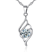 Collier pendentif ailes d'ange pour femme avec incrustation de zircon Chaîne de clavicule élégante Style minimaliste de luxe Cadeau de bijoux de mode