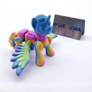 Figurine de Pégase Articulée en PLA Imprimée en 3D Flexible, Relaxation Consciente, Cadeau Licorne Arc-en-ciel, Décoration Maison et Bureau, Usinage Gravé - Product Image 1