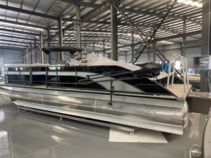 Yacht à voile en aluminium de 7,5 m (25 pieds) - Nouveau modèle avec moteur pour des croisières de luxe et une utilisation en rivière - Yacht de luxe offrant un confort haut de gamme et - Product Image 3