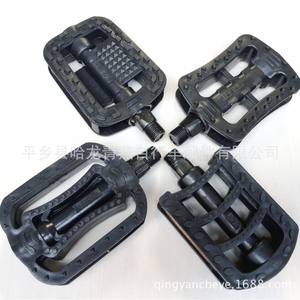 Pedales de Bicicleta de Plástico con Eje de Acero, Pedales de Plataforma Antideslizantes Negros para Accesorios de Bicicleta Multiusos - Product Image 1