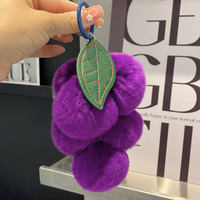 Mignon violet raisins farcis fruits Pom Pom porte-clés Kawaii moelleux doux en peluche porte-clés pour sac à dos pendentif