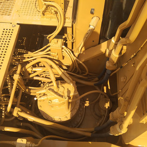รถขุดขนาดใหญ่ CAT 330BL น้ำหนัก 33 ตัน พร้อมบุ้งกี๋ขุดขนาด 1.5 ลูกบาศก์เมตร รถขุดตีนตะขาบมือสอง - Product Image 4