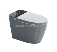 Toilette intelligente avec bidet et télécommande en céramique Lavage intelligent automatique à eau Toilette intelligente de luxe pour salle de bain