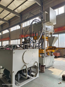 מכבש הידראולי בעל ארבע עמודות במשקל 500 טון עם מנוע סרוו לייצור לבני מלח לליקוק עבור בקר וצאן - Product Image 4