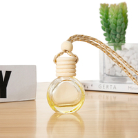 Ru Star 10ml vide rond en forme de dégradé de couleur parfum suspendu voiture diffuseur bouteille en verre pendentif avec couvercle en bois