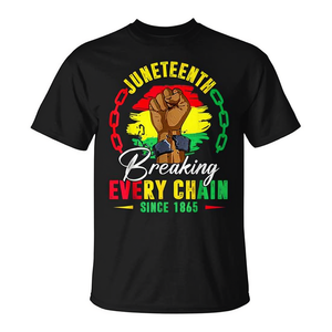 Camiseta Juneteenth Breaking Every Chain Since 1865 con diseño de libertad - Product Image 2