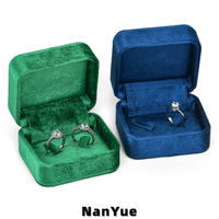 Boîte à bagues carrée de luxe en velours, à double compartiment, avec couvercle rabattable, pour mariage, fiançailles, emballage de bijoux pour couple, boîte cadeau, logo personnalisé