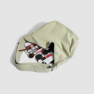 กระเป๋าสะพายไหล่สไตล์ลำลองทันสมัยบุด้วยโพลีเอสเตอร์พร้อมซิปปิดแบบใหม่ - Product Image 3