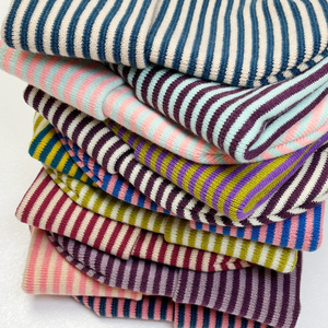 Bán Buôn Unisex Mùa Đông Ấm Áp Dệt Kim Sọc <span class=keywords><strong>Beanie</strong></span> Hat Hai Tone <span class=keywords><strong>Knit</strong></span> Sọc Còng Trượt Tuyết Còng Skull <span class=keywords><strong>Cap</strong></span> Cho Nam Giới Phụ Nữ Tùy Chỉnh - Product Image 2