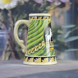 Chope à bière en porcelaine de chalet alpin bavarois - Relief classique d'<span class=keywords><strong>Edelweiss</strong></span> et couvercle en aluminium, verre à vin d'Oktoberfest avec poignée - Product Image 3