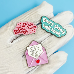 Cadeaux uniques Épingle en émail <span class=keywords><strong>de</strong></span> motivation <span class=keywords><strong>de</strong></span> mots mignons Épingle à broche <span class=keywords><strong>de</strong></span> mot positif Épingles en émail doux inspirantes personnalisées pour sacs à dos chapeaux - Product Image 2