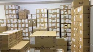 Enrutador empresarial Cisco <span class=keywords><strong>C8200L</strong></span> serie 1RU con 1 ranura NIM y 4x1 puertos WAN Gigabit Ethernet de 1 a 1, 1 unidad - Product Image 4