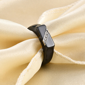Black And White Ceramic <b>Ring</b> 5Mm Geometric Shape With Zircon Inlay Unisex <b>Couple</b> <b>Rings</b> For Engagement - Product Image 4