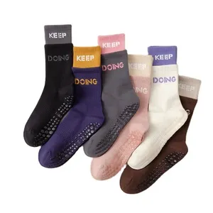 Hochgummiband rutschfest Silikon schweißabsorbierende Sportsocken Damen doppelgriffige Farbe Yoga-Socken blockieren