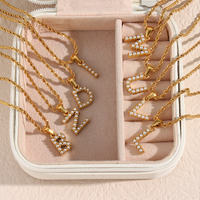 Bijoux de mode collier de perles initiales en acier inoxydable chaîne de perles en corde d'or collier de perles avec lettre pour les femmes